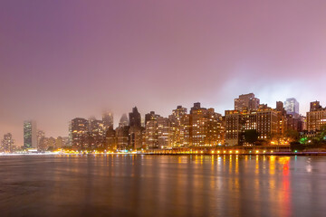 Fototapete - Manhattan city skyline cityscape of New York with Queen Bridge