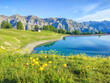 © Bernard - Paysage de montagne au bord d'un lac dans les Alpes du Sud à Auron