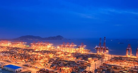 Canvas Print - time lapse of the busy Shanghai Yangshan port in nightfall