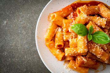 Rigatoni pasta with tomato sauce and cheese