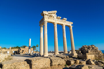 Fototapete - Temple of Apollo in Side, Turkey
