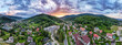 Góry, zachód słońca w Beskidzie Śląskim w Polsce latem, panorama z lotu ptaka. Widok na Klimczok i Błatnią.