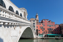 Rialto Bridge Over The Grand Canal, Venice, UNESCO World Heritage Site, Veneto, Italy
