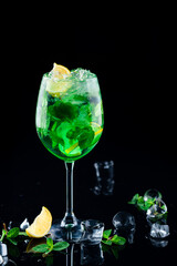 Poster - Refreshing summer alcoholic cocktail mojito with ice, fresh mint and lime