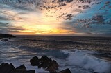 Fototapeta Na sufit - Kolorowe niebo nad oceanem po zachodzie słońca. Tapeta na pulpit