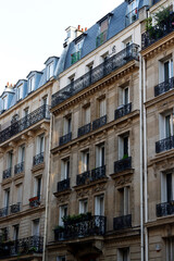 Poster - Building in the city of Paris