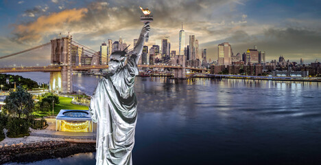 Wall Mural - Statue of Liberty overlooking Manhattan