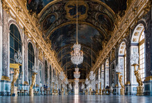Galerie Des Glaces Du Château De Versailles, France