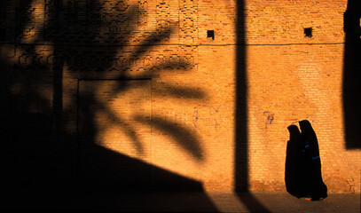 Veiled woman in the Tozeur medina