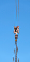 Lifting block of construction crane