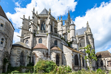 Wall Mural - Senlis, medieval city in France, apse of the Notre-Dame cathedral in the historic center
