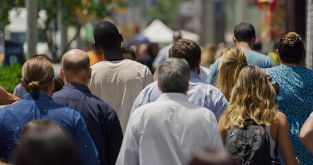 Poster - Crowd of people walking city street