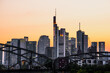Skyline von Frankfurt am Main beim Sonnenuntergang