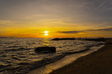 Wall Mural - silhouette of a person on the beach-sunset on the beach 