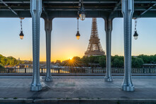 Pont De Bir-Hakeim And Eiffel Tower At Sunrise, Paris, France