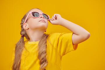 Poster - girl in stylish sunglasses