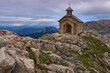 kuschelige kleine stein Kapelle in den Dachsteiner alpen in Österreich an der Simony Hütte