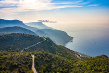 Route De La Grande Corniche Entre Nice Et Monaco.