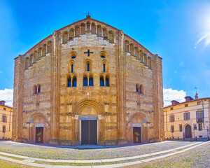 Sticker - Facade of San Michele Maggiore Church in Pavia, Italy