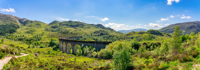 Canvas Print - Glenfinnan Railway Viaduct in Scotland 