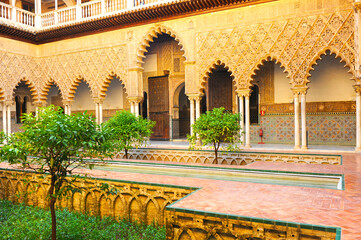 Canvas Print - Alcázar de Sevilla. Patio de las Doncellas en los Reales Alcázares de Sevilla, Andalucía, España