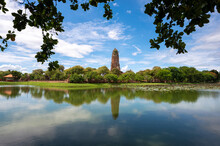 Landscape The Ruins Of Ancient City Of Ayutthaya (Ayutthaya Historical Park) Are The  Famous Sightseeing Place At Phra Nakhon Si Ayutthaya Province, Thailand. (Public Domain)