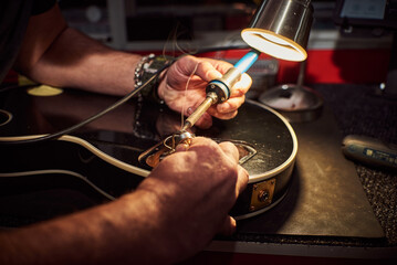 Soldering guitar parts