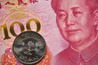 banknot chiński, 100 juanów, moneta saudyjska ,Chinese banknote, 100 yuan, Saudi coin