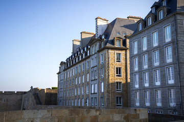 Wall Mural - Fortified walls and city of Saint-Malo, Brittany, France