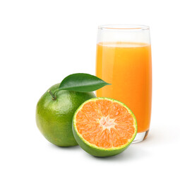 Canvas Print - Tangerine orange juice with fresh orange isolated on white background.