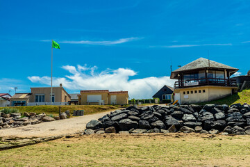 Strandspaziergang am wunderschönen Gold Beach vor der Küste von Ver-sur-Mer - Normandie - Frankreich