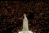 Fototapeta Sypialnia - Statue of Our Lady of Fatima in the Procession of Candles at the Sanctuary of Our Lady of Fatima, Portugal
