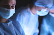 © lenets_tan - Team surgeon at work in operating