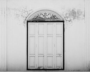 Poster - old wooden door of ancient home of Thailand