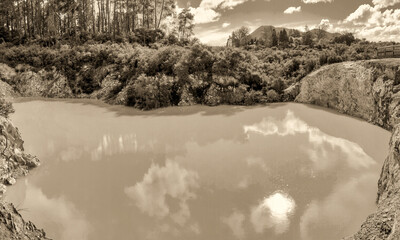 Poster - Waiotapu Thermal Track, beautiful colors under a blue sky, panoramic view