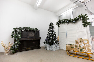 Canvas Print - Christmas tree and piano on background