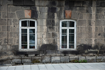 Canvas Print - texture walls and windows of houses