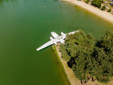 Fototapeta  - Samolot na opuszczonej wyspie