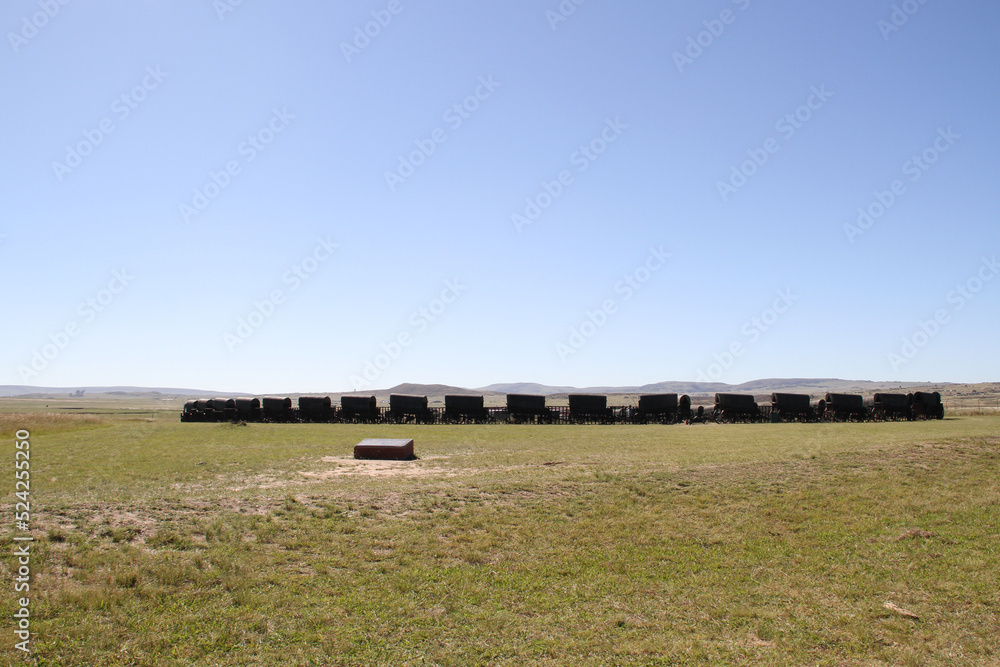  Blood River
16 December 1838
On the 16 December 1838 the Zulu Army numbering some 12 000 warriors and led by Ndlela kaNtuli attacked the Voortrekker Commando of some 464 armed men laagered on the ban