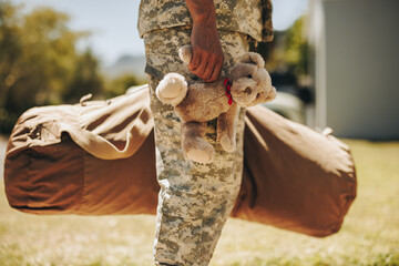 Wall Mural - Military mom returning home from the army