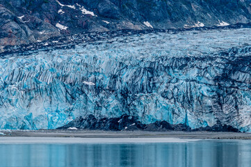 Wall Mural - A close up view of the edge of the Reid Glacier in Glacier Bay, Alaska in summertime