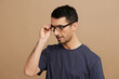 © SHOTPRIME STUDIO - portrait man glasses posing fashion self-confidence cropped view