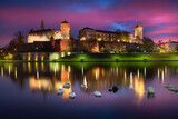 Fototapeta Łazienka - Krakow, Poland. View of the Wawel Castel and the Vistula River at sunrise. Widok na Wawel i rzekę Wisłę o wschodzie słońca. Zamek Królewski na Wawelu