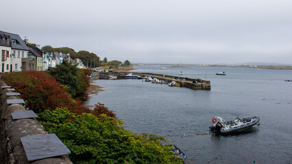 Canvas Print - The fishing village of Roundstone in Ireland