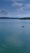 Jezioro solińskie w Bieszczadach. Sztuczny zalew w górach. Miejsce rekreacji dla turystów oraz zbiornik wody do produkcji prądu