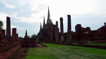 Wall Mural - Wat Phra Si Sanphet temple was the holiest temple on the site of the old Royal Palace in Thailand's ancient capital of Ayutthaya.