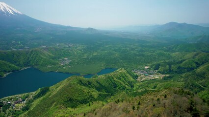 Wall Mural - 富士山と西湖を雪頭ケ岳山頂から空撮