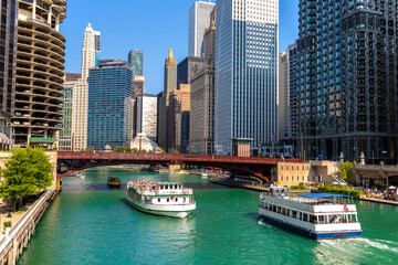 Wall Mural - Sightseeing cruise at Chicago river