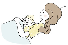 カンガルーケアする母親と新生児　産後ケア