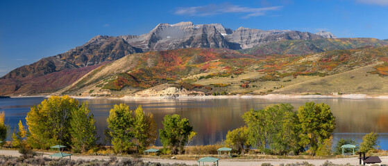 Wall Mural - wasatch mountain range by the deer creek reservoir in utah.